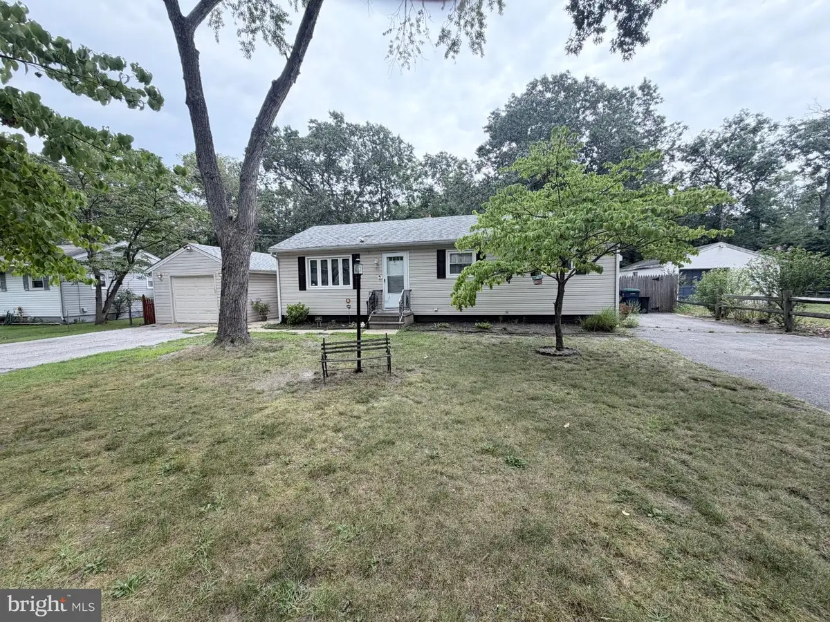304 Kings Ln, Williamstown, NJ 08094 - #1