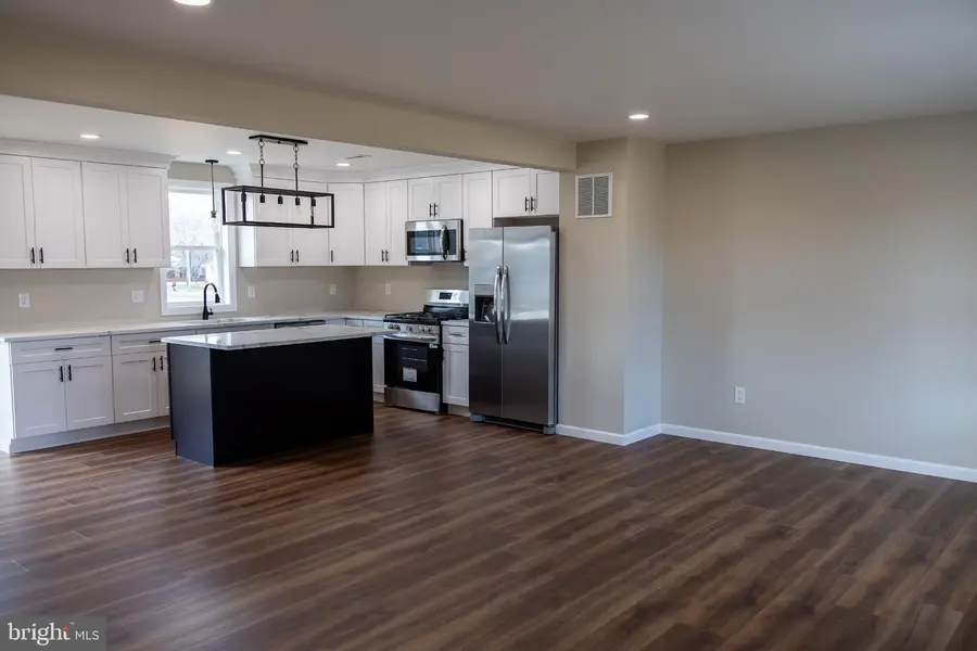 205 Sumner St, Buena, NJ 08310 - #2