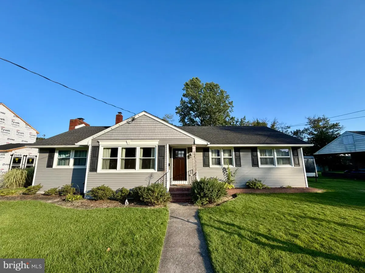 654 Peach St, Hammonton, NJ 08037 - #1
