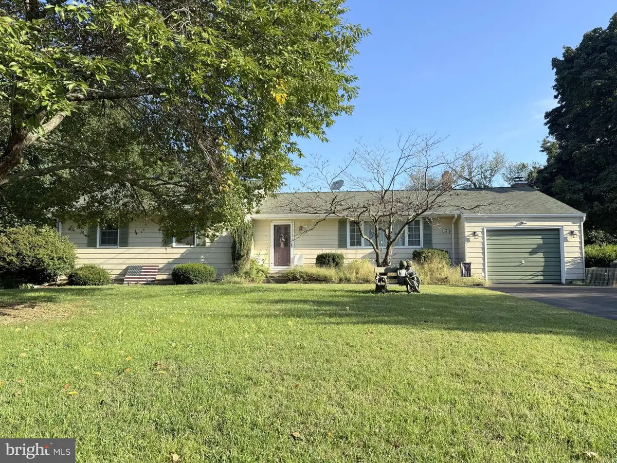 642 Forest Grove Rd, Vineland, NJ 08360 - #1