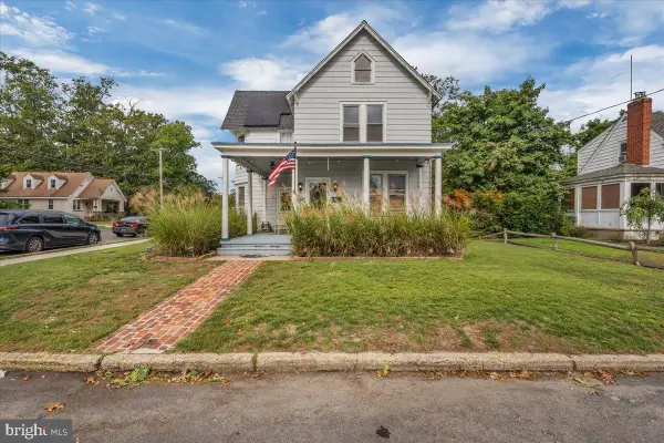 301 Farragut Ave, MAYS LANDING, NJ 08330