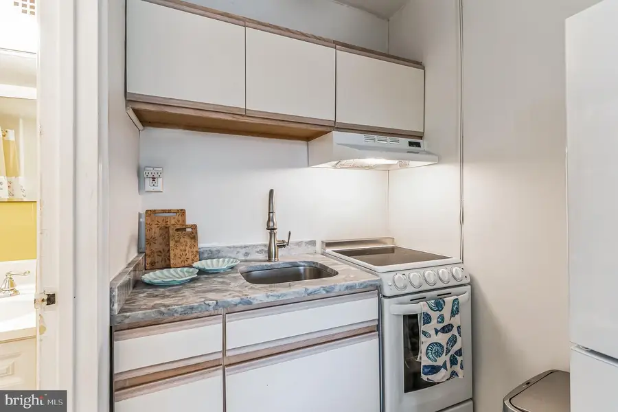 108 S Montpelier Ave #222, Atlantic City, NJ 08401 - #2