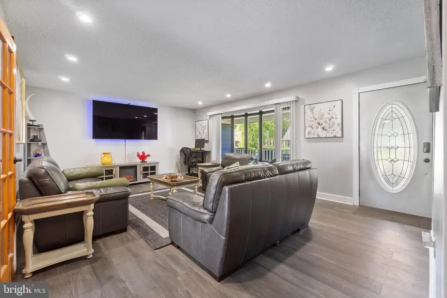 31 Gallaway Ln, Willingboro, NJ 08046 - Image #2