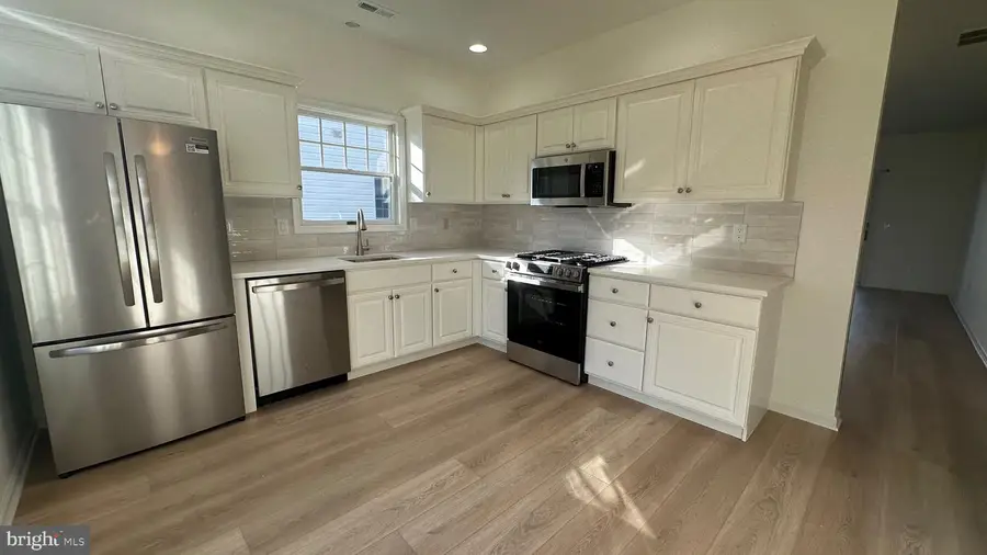 211 Wagon Wheel Ln, Columbus, NJ 08022 - Image #3