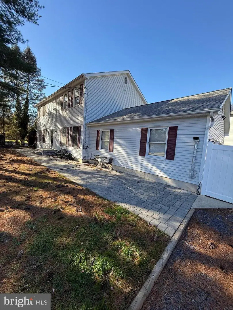 217 Hooton Rd, Mount Laurel, NJ 08054 - Image #2