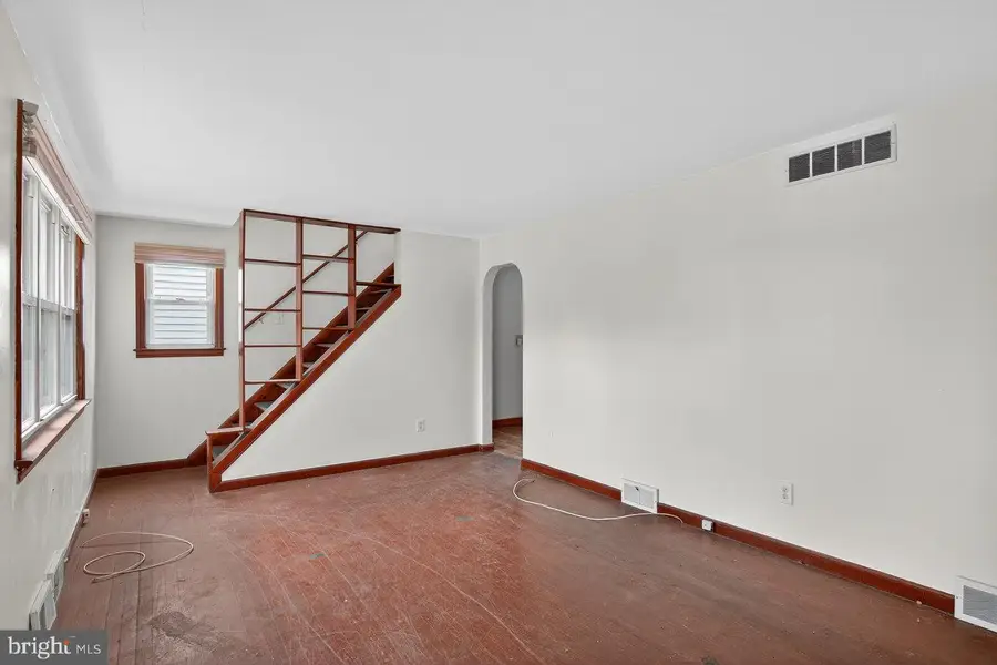 217 E 4th St E, Florence, NJ 08518 - Image #3