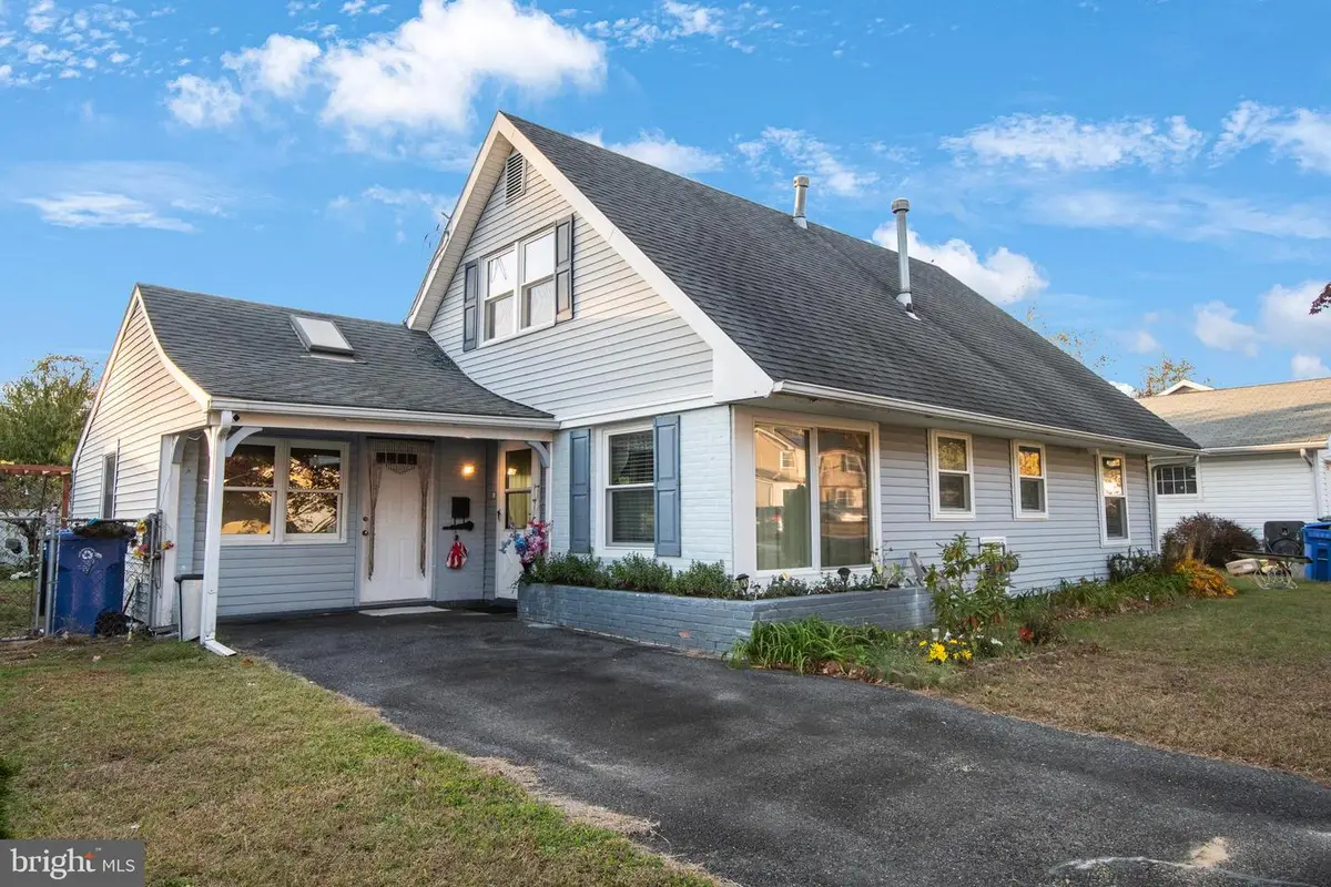 218 Somerset Dr, Willingboro, NJ 08046 - Image #1