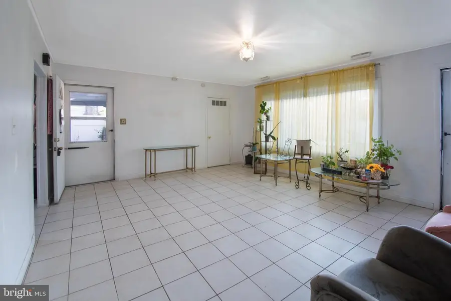 218 Somerset Dr, Willingboro, NJ 08046 - Image #3