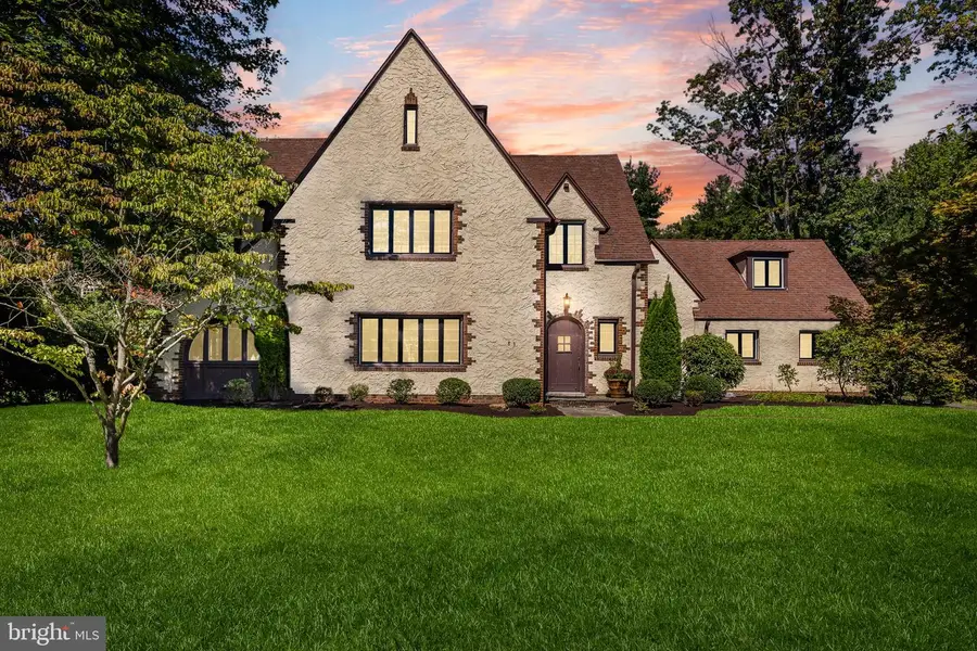 863 Golf View Rd, Moorestown, NJ 08057 - Image #2