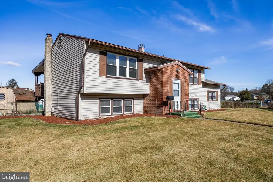 227 University Ave, Pemberton, NJ 08068 - Image #2