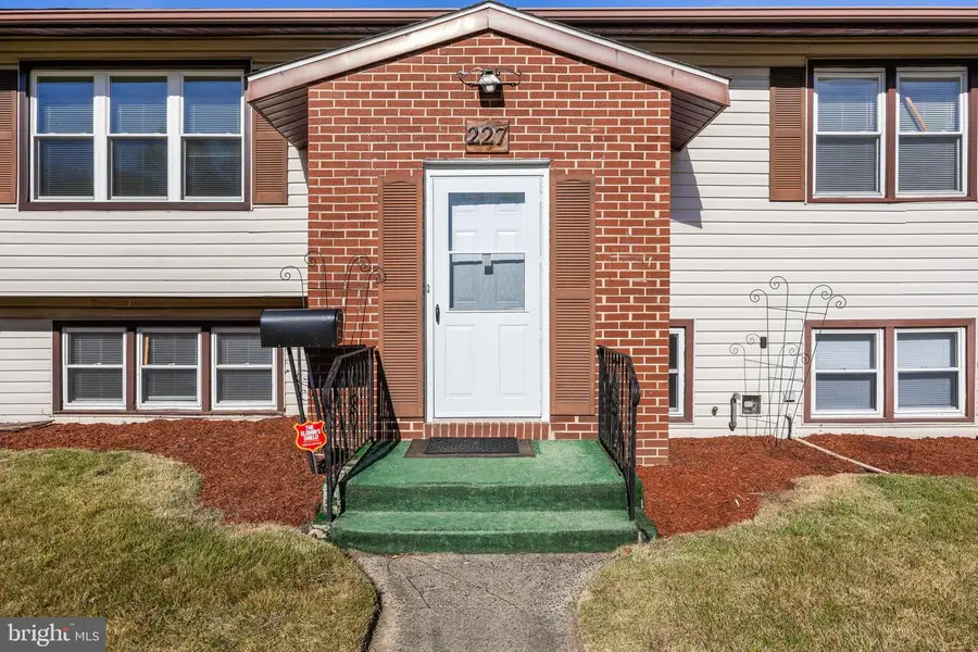 227 University Ave, Pemberton, NJ 08068 - Image #3