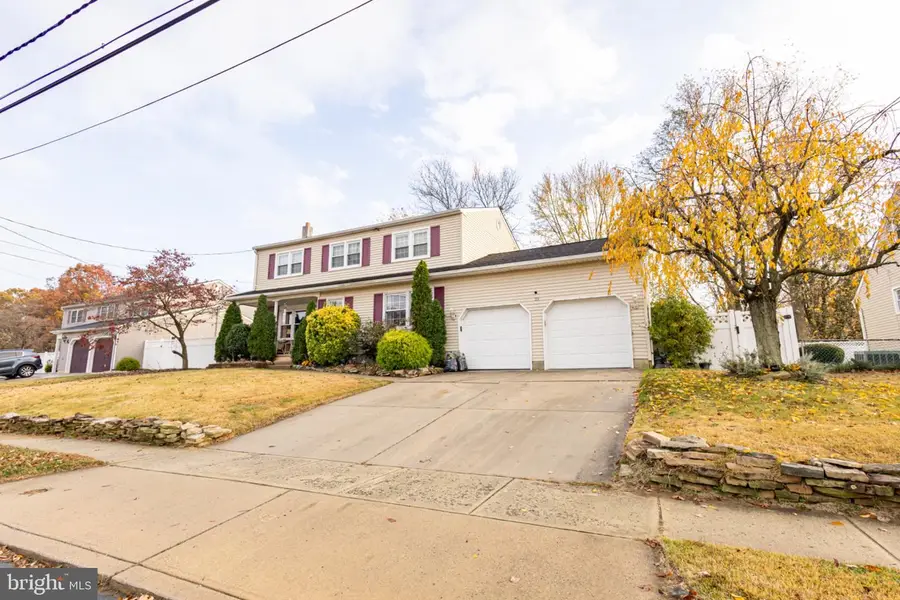 33 Kingsbridge Dr, Burlington Township, NJ 08016 - Image #2