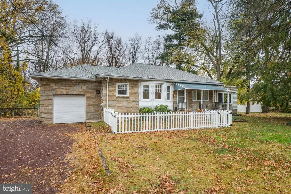 107 Hartford Rd, Mount Laurel, NJ 08054 - Image #1