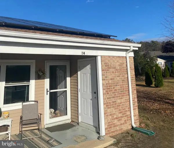 24 Farrington Ct, SOUTHAMPTON, NJ 08088