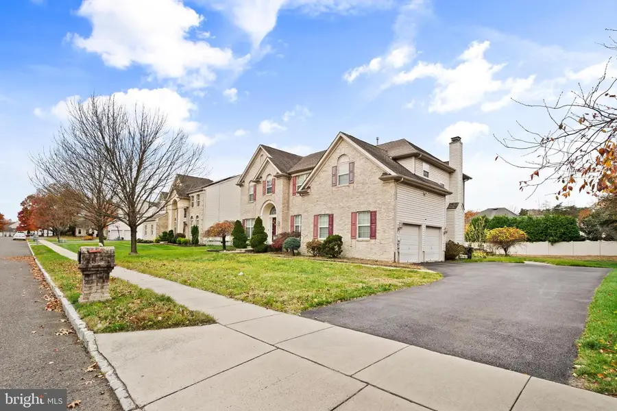 8 Longfellow Ln, Hainesport, NJ 08036 - Image #2