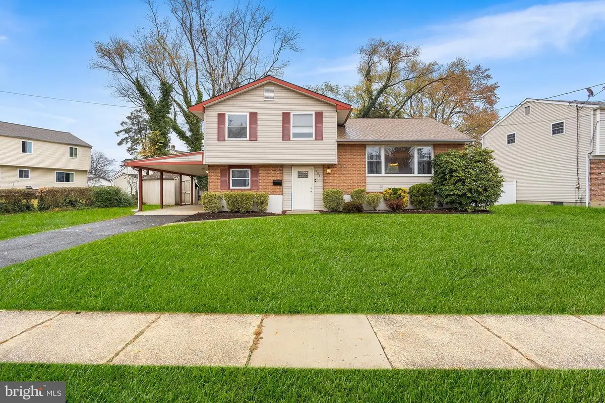 206 Colonial Rd, Beverly, NJ 08010 - Image #1