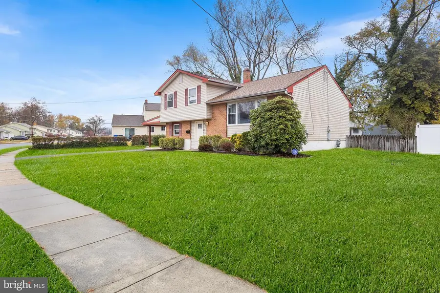 206 Colonial Rd, Beverly, NJ 08010 - Image #2