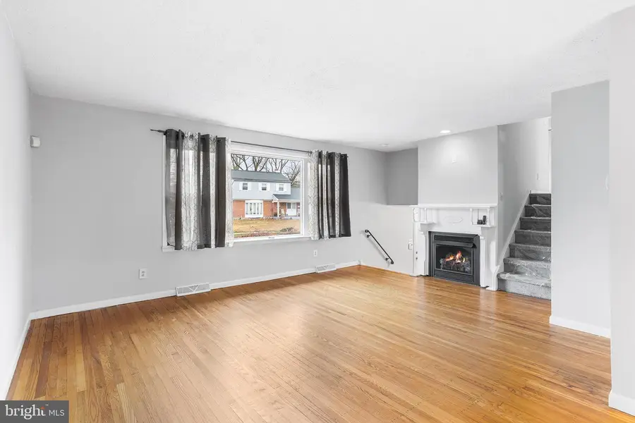 206 Colonial Rd, Beverly, NJ 08010 - Image #3