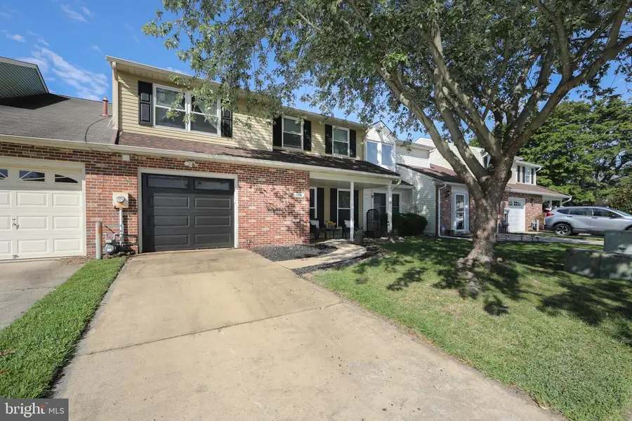 130 Banwell Ln, Mount Laurel, NJ 08054 - Image #2