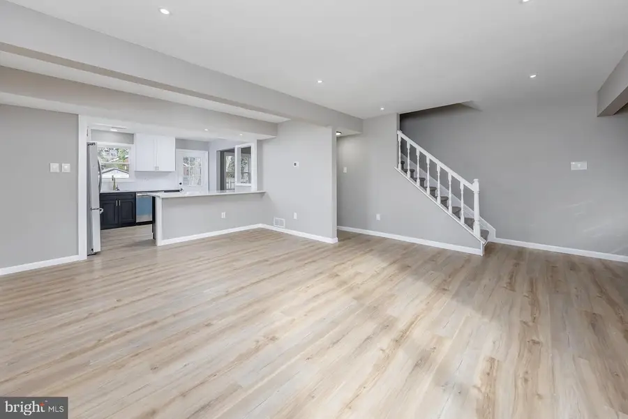 210 Stratton Ct, Mount Laurel, NJ 08054 - Image #2