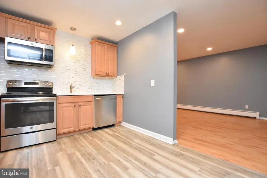 302 Garnet Dr, Burlington, NJ 08016 - Image #3