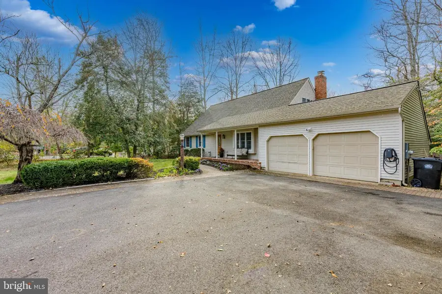 6 Friar Tuck Dr, Medford, NJ 08055 - Image #2