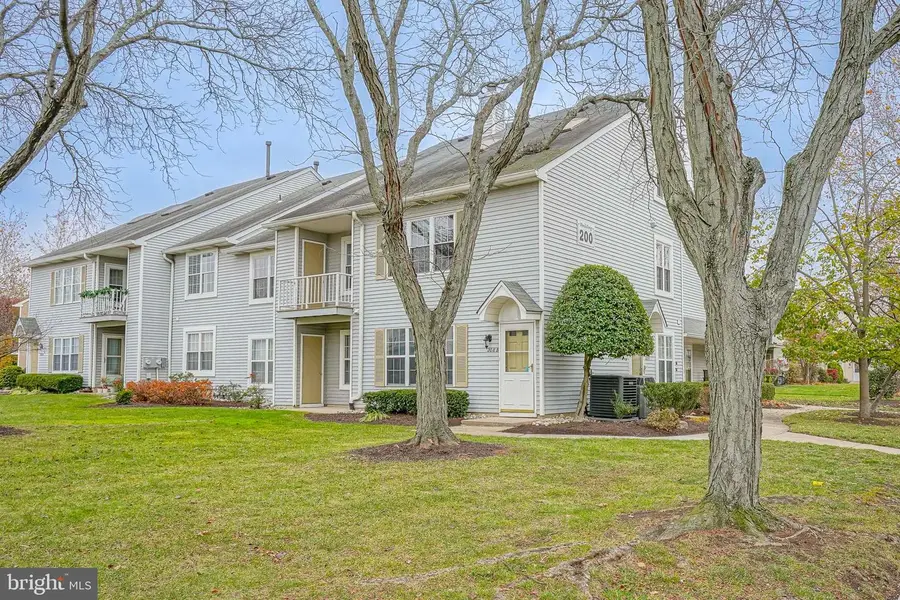 208-b Sedgefield Dr, Mount Laurel, NJ 08054 - Image #2