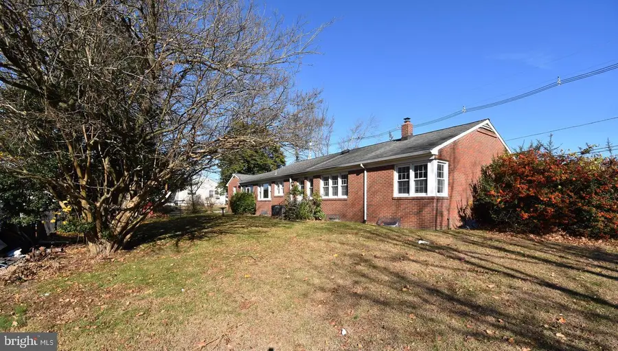 891 E 3rd St E, Florence, NJ 08518 - Image #2