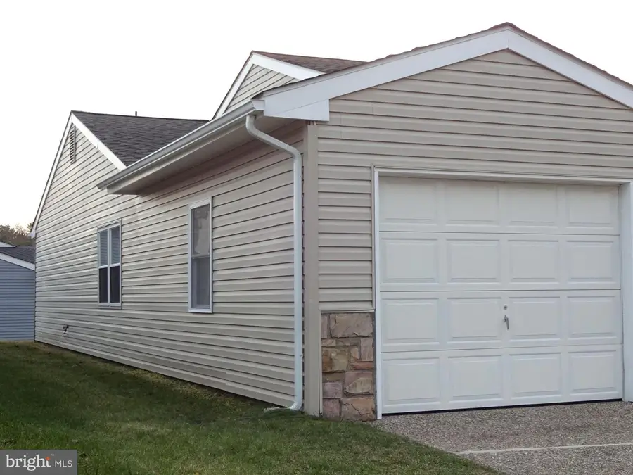 2 Farrington Ct, Leisuretowne, NJ 08088 - Image #2