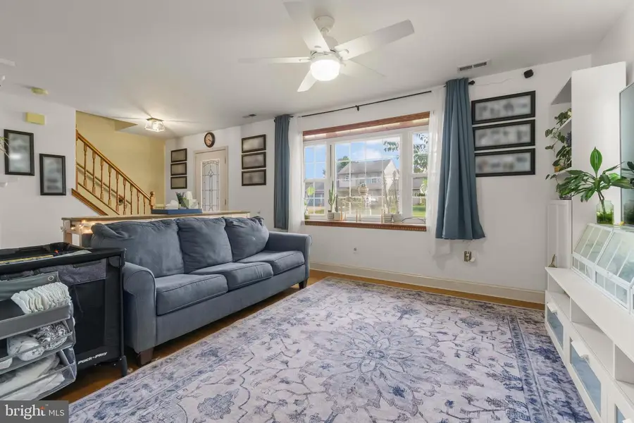 8 Orangewood Ln, Burlington, NJ 08016 - Image #3