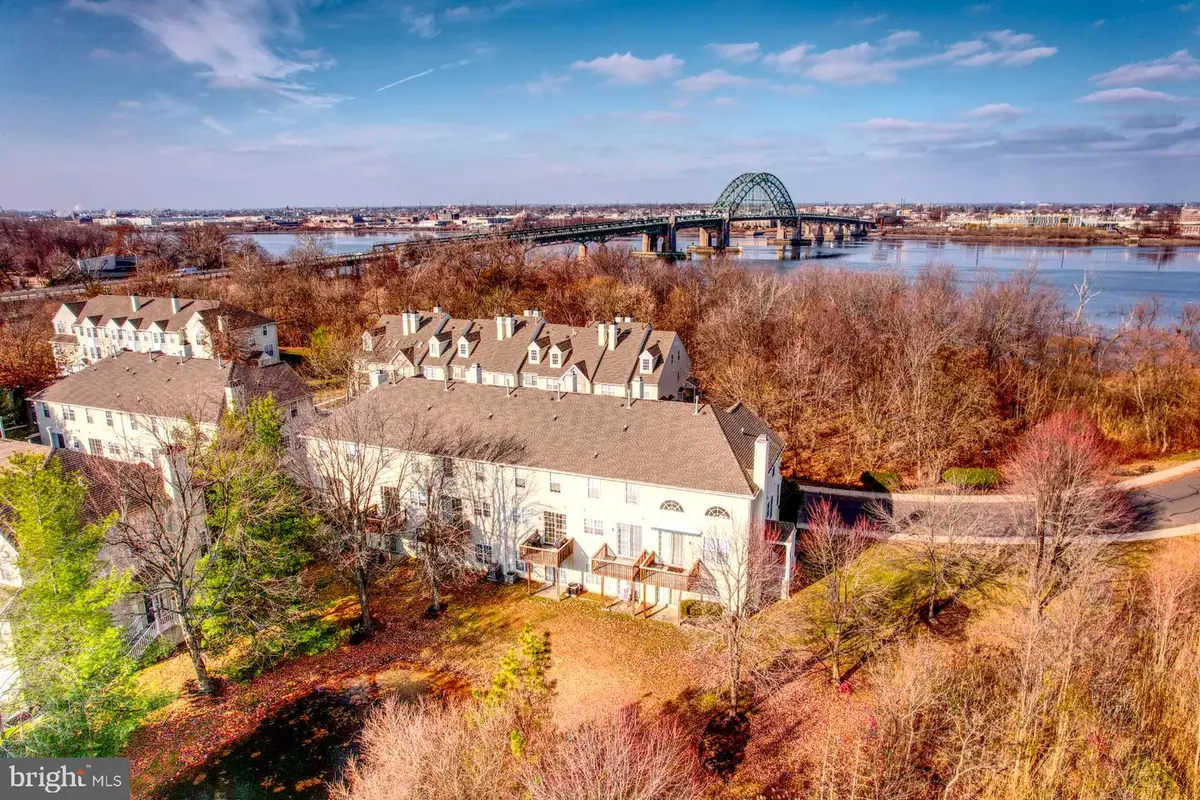 6304 Riverfront Dr, Palmyra, NJ 08065 - Image #1