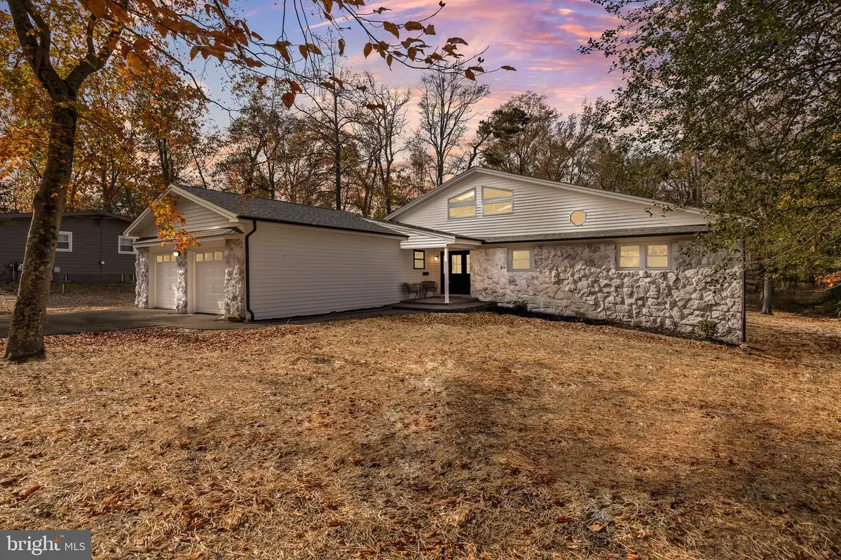 17 W Delaware Trl, Medford, NJ 08055 - Image #1