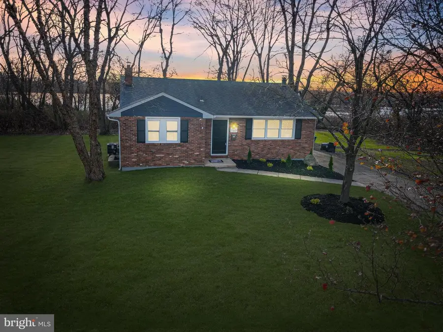 126 Fairfax Dr, Cinnaminson, NJ 08077 - Image #2