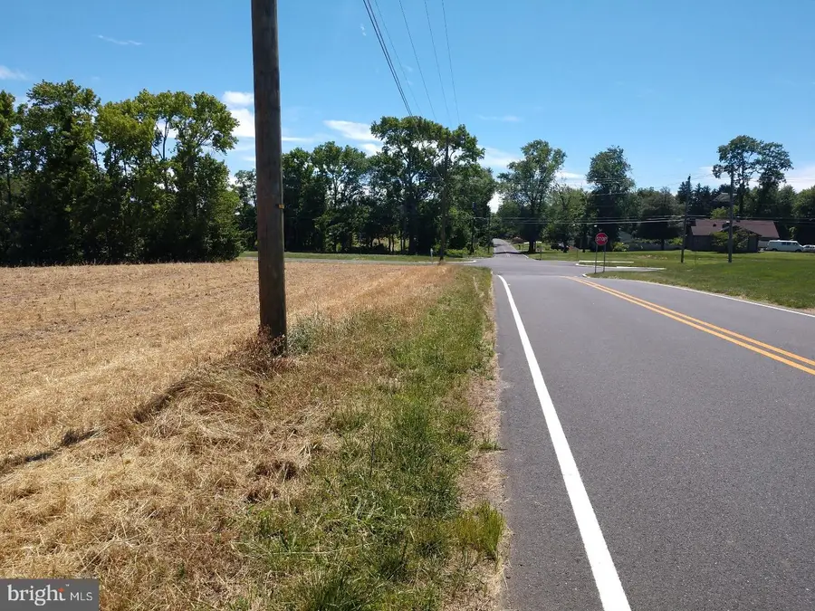 220-240 White Pine Rd, Columbus, NJ 08022 - Image #2