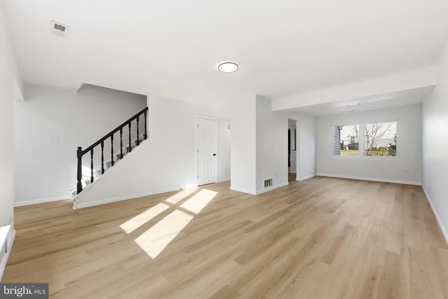 143 Banwell Ln, Mount Laurel, NJ 08054 - Image #3