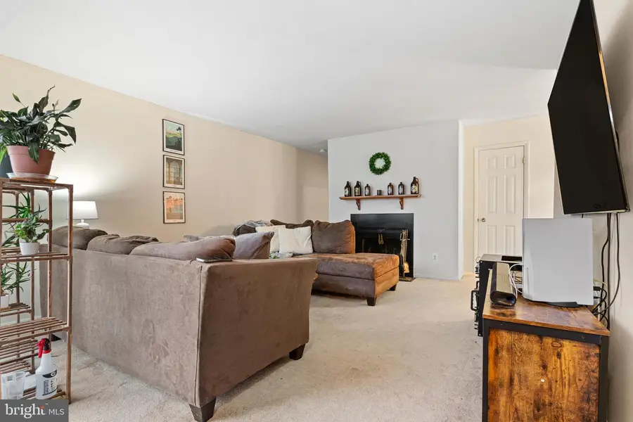 2147 Harbour Dr, Palmyra, NJ 08065 - Image #2