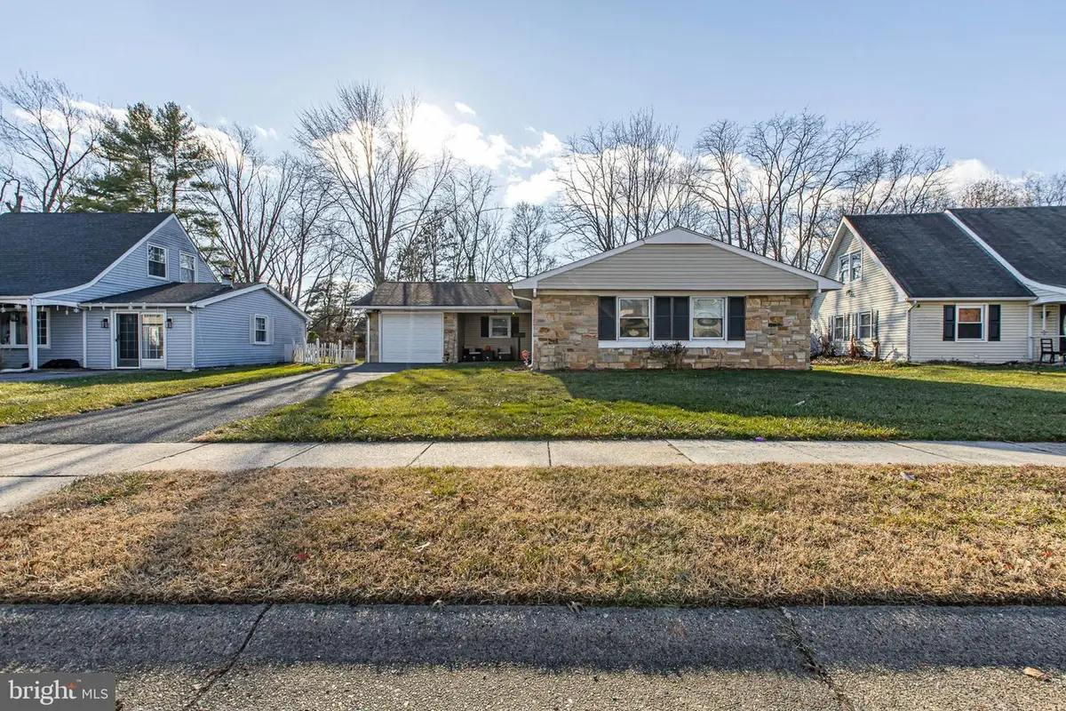 77 Harrington Cir, Willingboro, NJ 08046 - Image #1