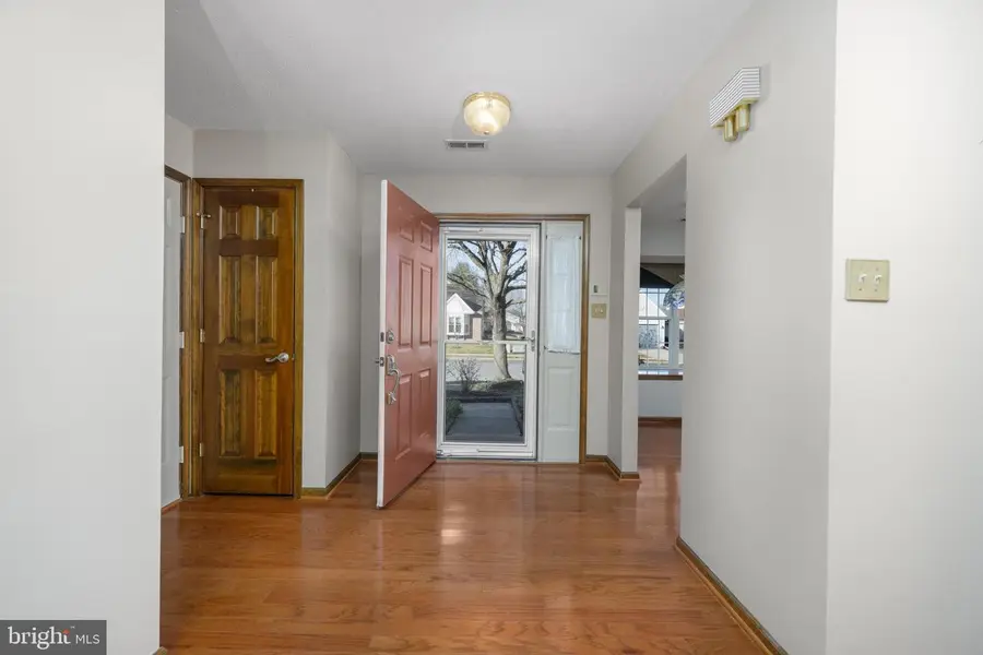 668 Cascade Dr S, Mount Laurel, NJ 08054 - Image #2