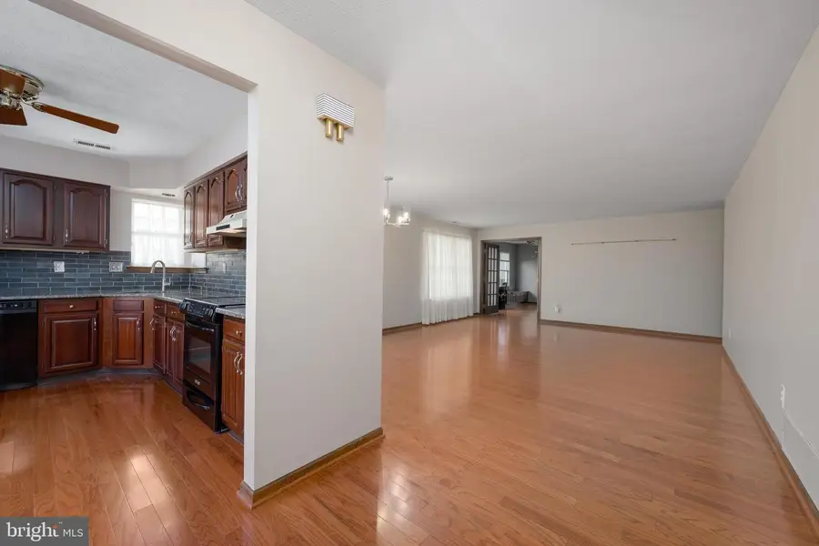 668 Cascade Dr S, Mount Laurel, NJ 08054 - Image #3