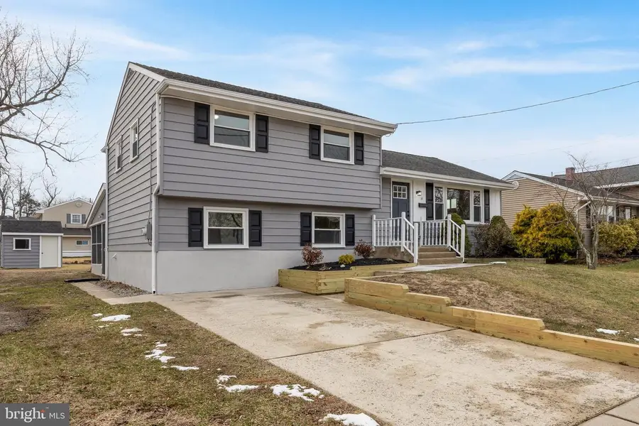 14 Walnut Dr, Burlington, NJ 08016 - Image #2