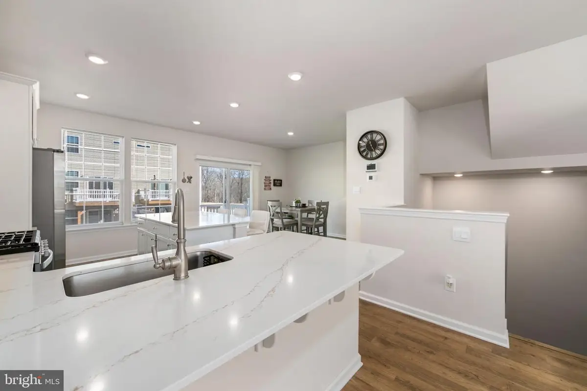 472 Monte Farm Rd, Mount Laurel, NJ 08054 - Image #1