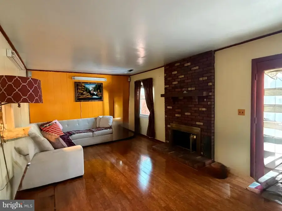 114 Burnam Wood Ct, Mount Laurel, NJ 08054 - Image #3