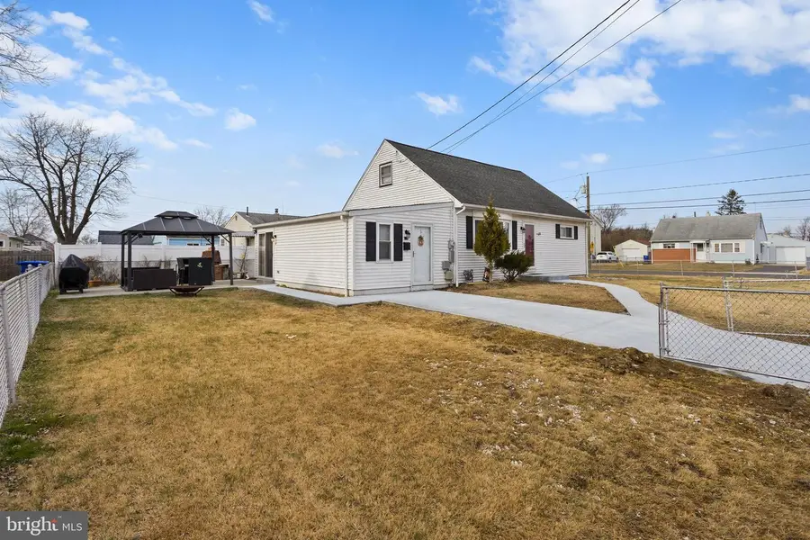 216 Blue Jay Ln, Mount Holly, NJ 08060 - Image #2