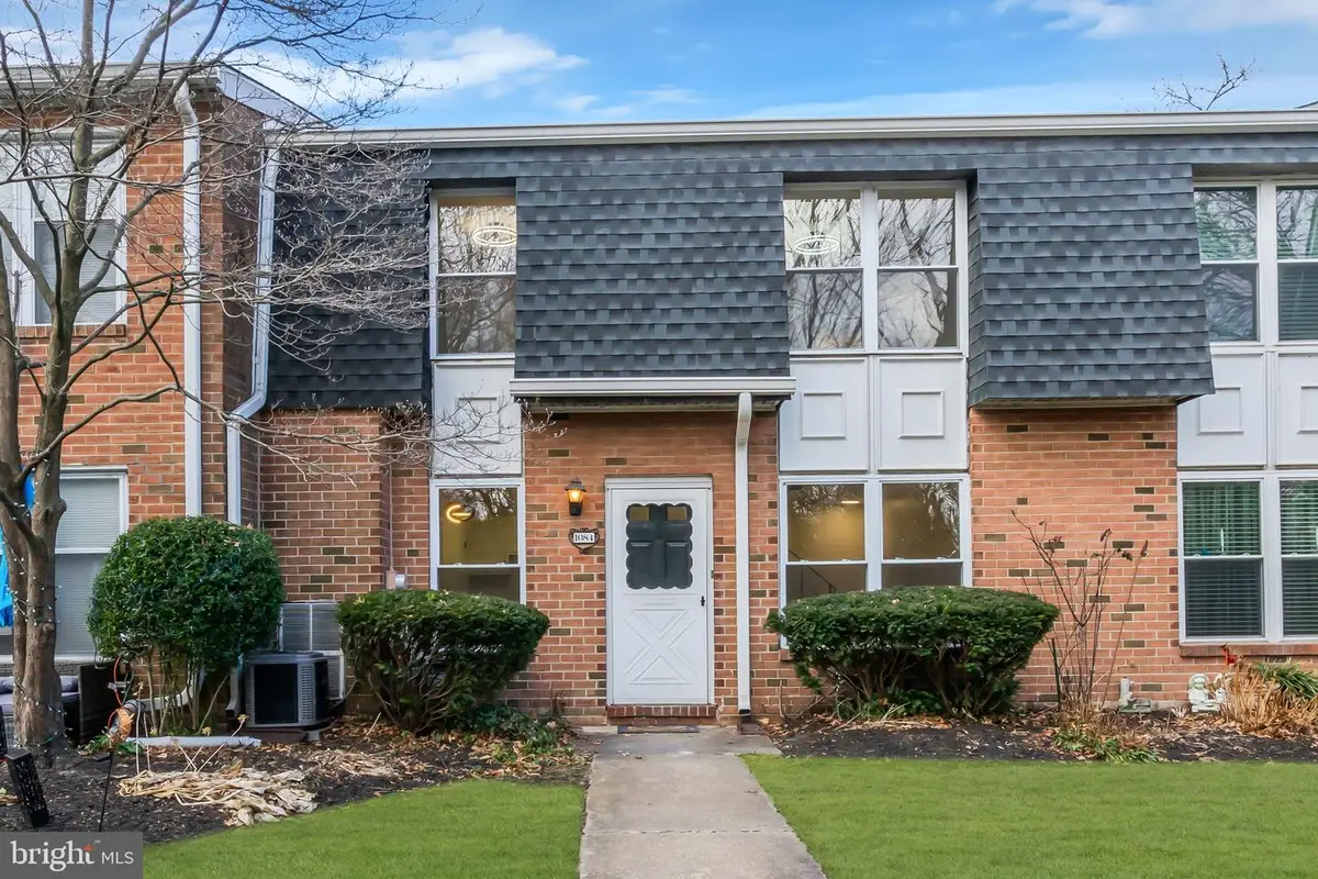 1084 Harbour Dr, Palmyra, NJ 08065 - Image #1