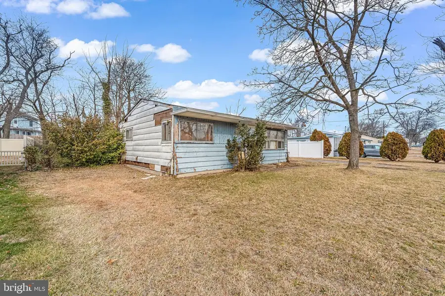 331 Collins Ln, Maple Shade, NJ 08052 - Image #3