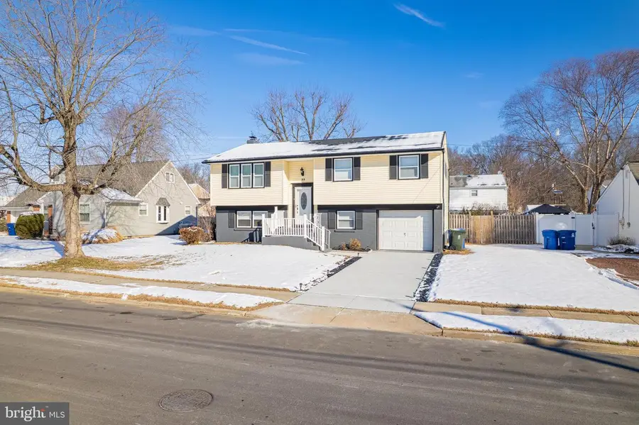 33 Sycamore Dr, Burlington, NJ 08016 - Image #3