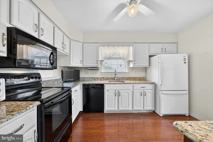 17 White Stone Ct, Mount Laurel, NJ 08054 - Image #2