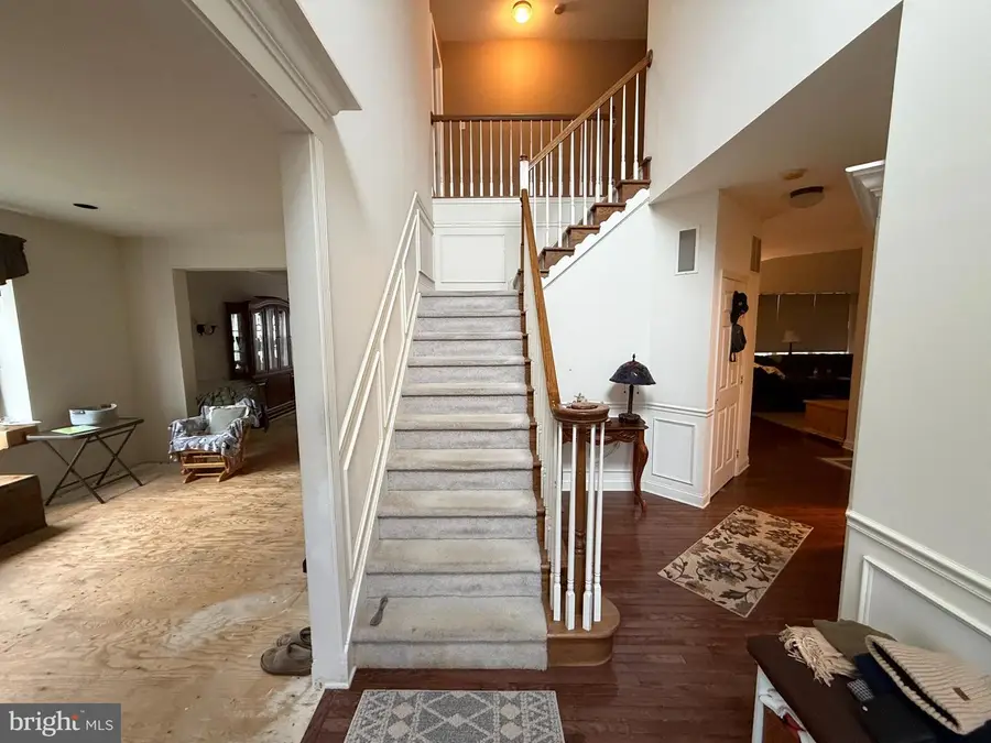89 Hillside Ln, Mount Laurel, NJ 08054 - Image #2