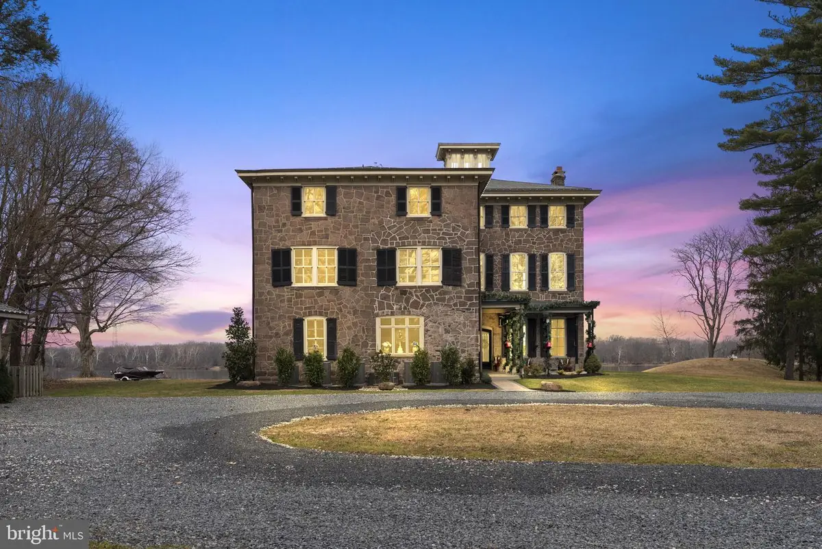 231 Woodlane Rd, Edgewater Park, NJ 08010 - Image #1