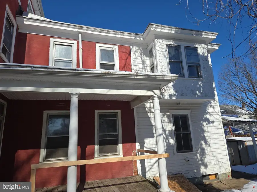 235 Saint Mary St, Burlington, NJ 08016 - Image #2